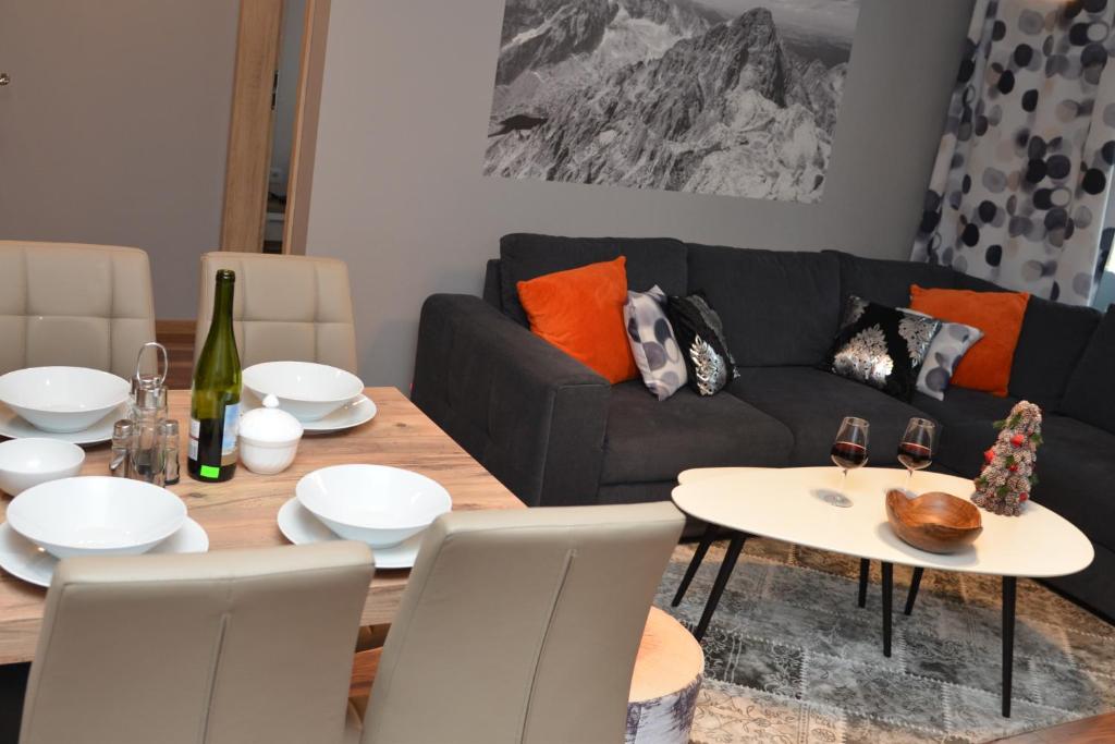 Posedenie v ubytovaní Apartament Ornak