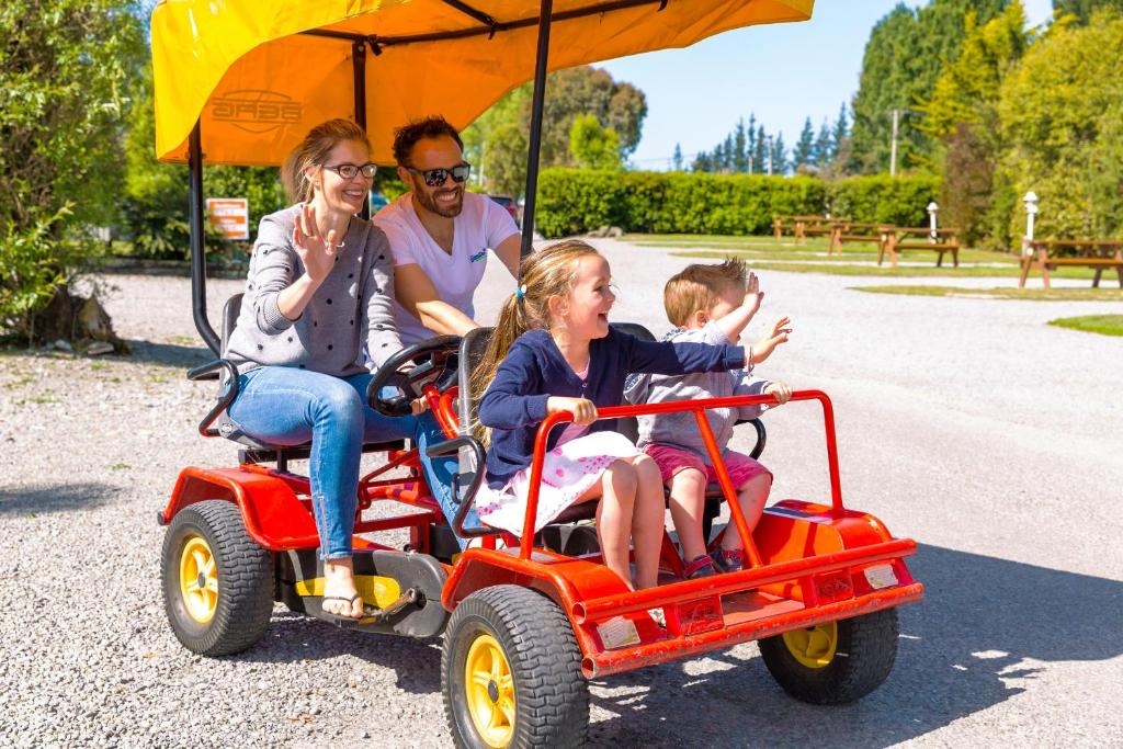 North South Holiday Park - Resim 39