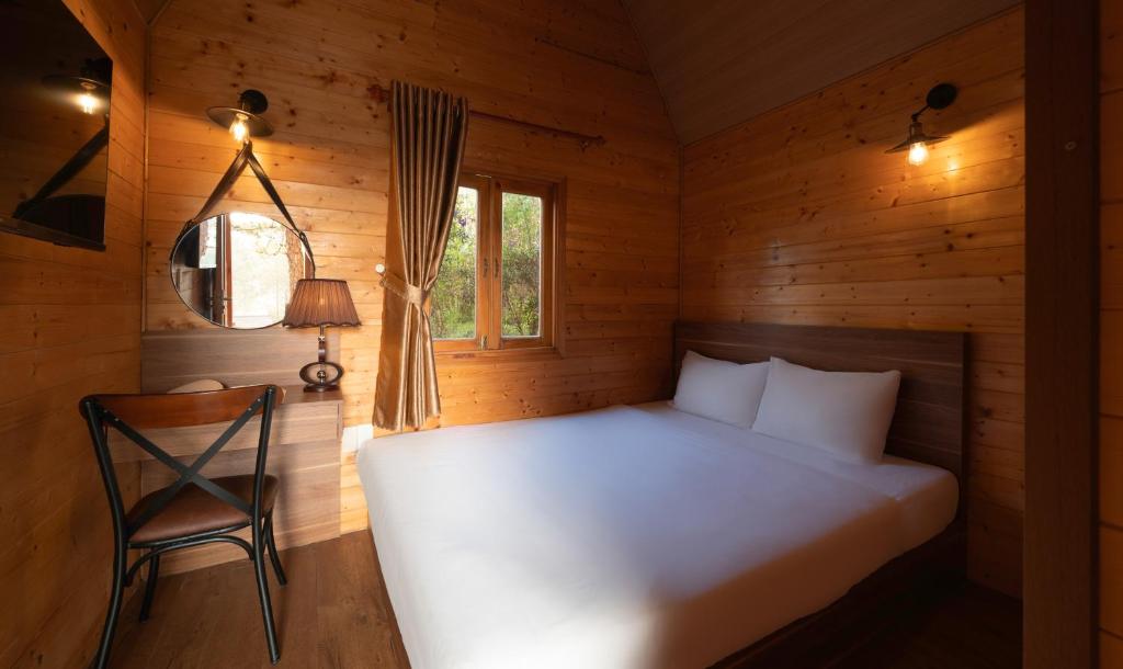 Two-Bedroom Pine Forest Bungalow