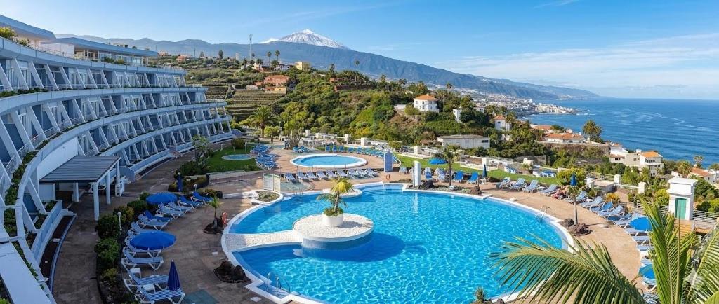 an aerial view of a resort with a swimming pool at MC La Quinta in Santa Úrsula