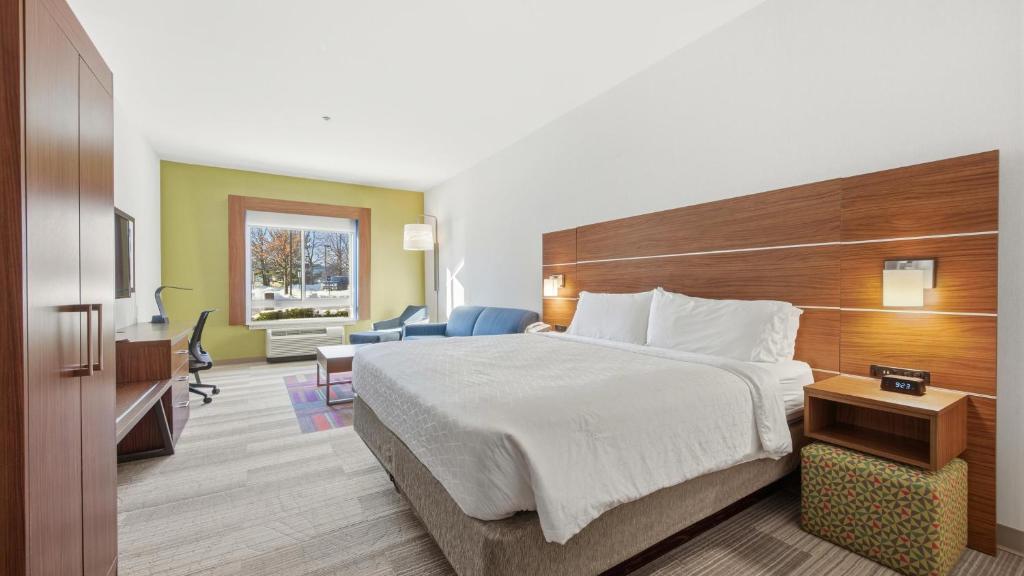 Holiday Inn Express & Suites Bethlehem Airport-Allentown Area photo