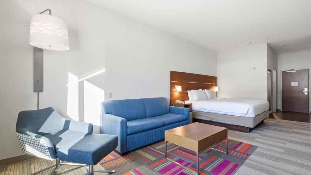 Holiday Inn Express & Suites Bethlehem Airport-Allentown Area photo
