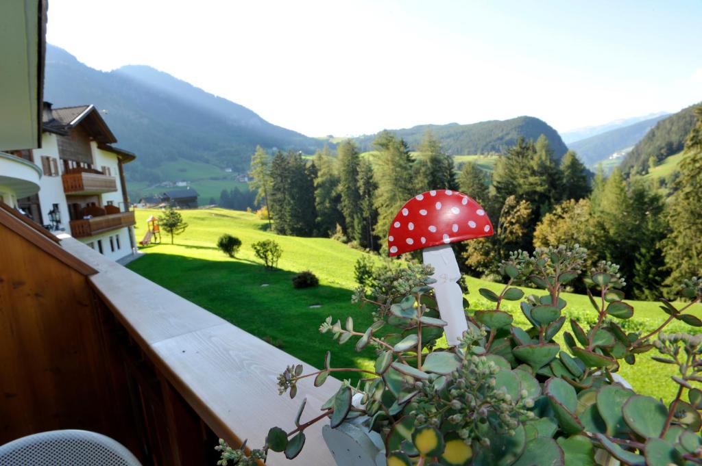 Nespecifikovaný výhled na hory nebo výhled na hory při pohledu z hotelu