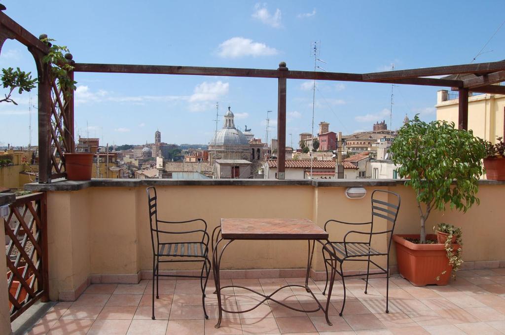 A balcony or terrace at Panoramic Apartment