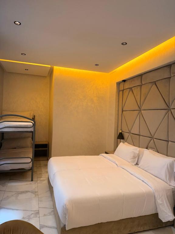Résidence Hoteliére Chez Aziz - Deluxe Quadruple Room