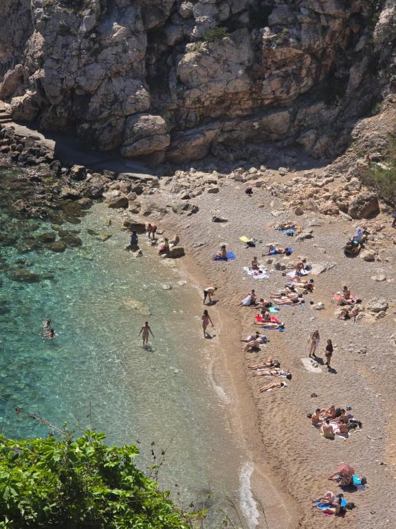 Dube Apartment, beach 100m