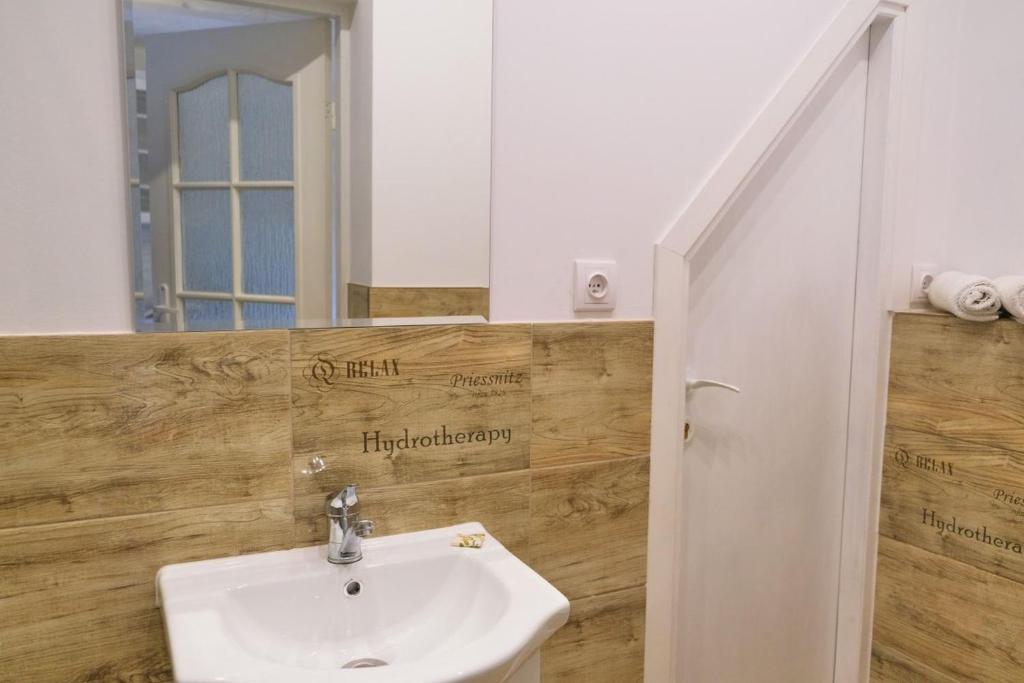 Siedlisko Egniu Agroturystyka nad jeziorem Pojezierze Drawskie - Habitación Familiar Con Baño Privado
