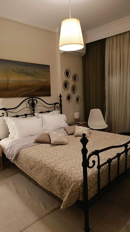 Irida Equanimity and Cozy Apartment