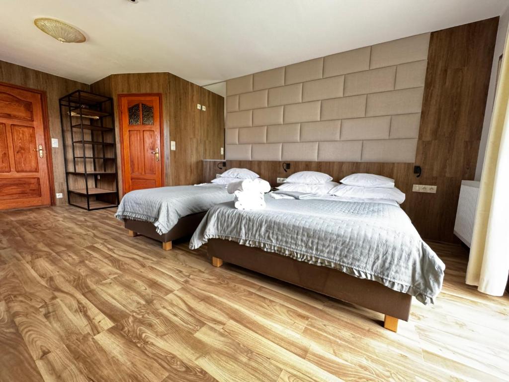 Villa Akacja - Habitación Triple Con Balcón