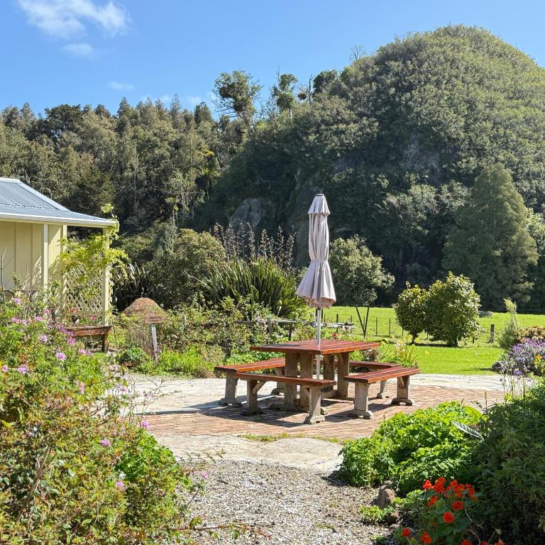 Wisteria Way, Opononi (updated prices 2026)