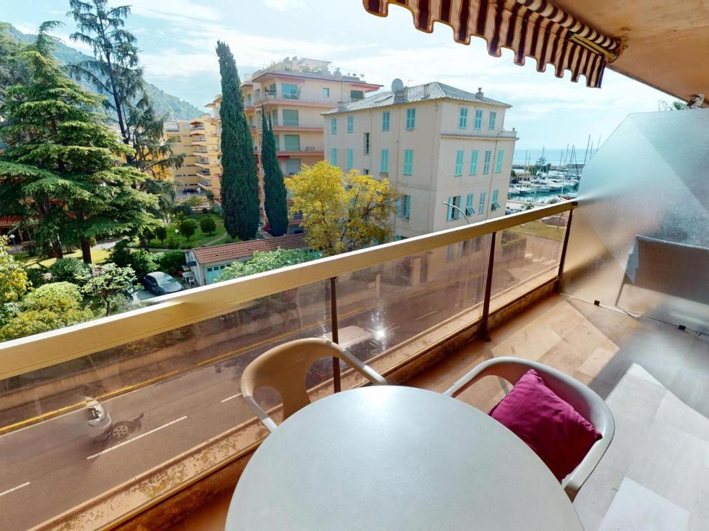 Studio avec terrasse - ap. mer, piscine