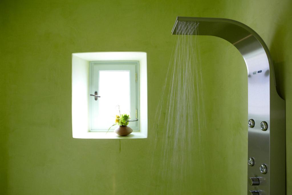 Voreina Gallery Suites - 18