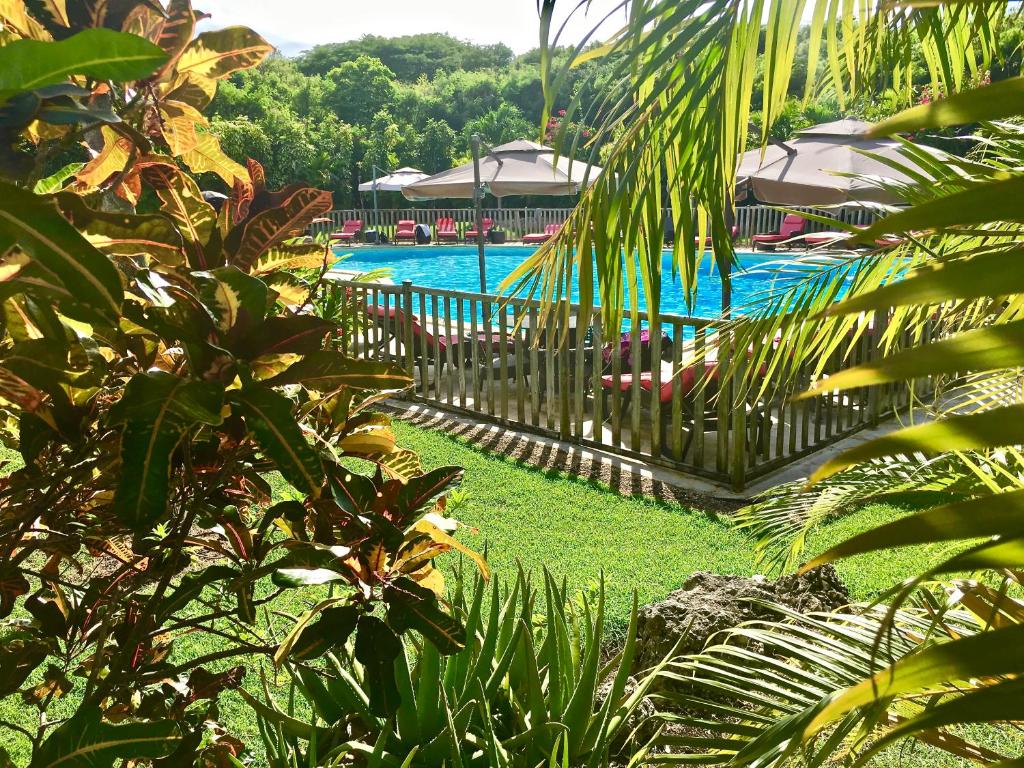 Bazén v ubytování Résidence Le Vallon Guadeloupe Parc Piscine Appartements & Studios & Services hôteliers à la carte nebo v jeho okolí