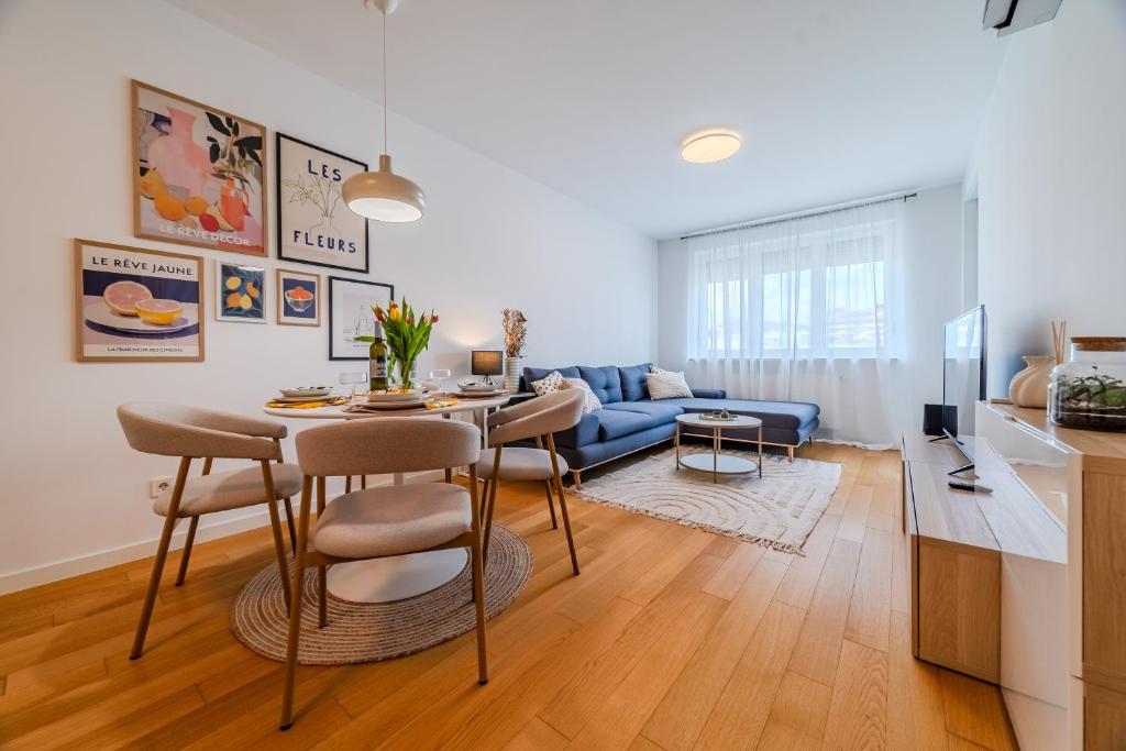 Meandar Zagreb Apt w/ Garage & Terrace - Happy Rentals