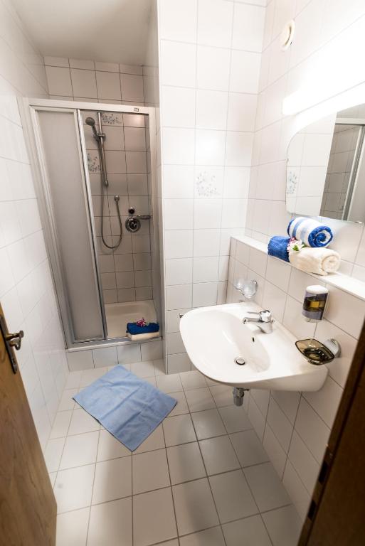 Koupelna v ubytování "Quality Hosts Arlberg" Hotel-Gasthof Freisleben