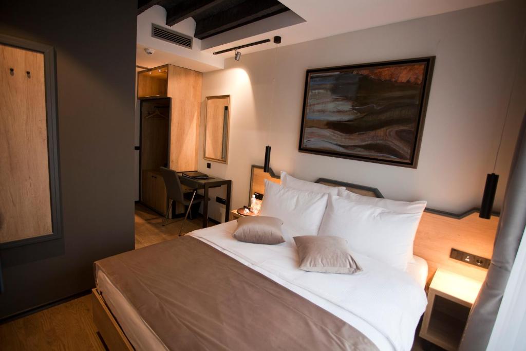 Solun's Riverside Rooms - Standard Double Room With River View