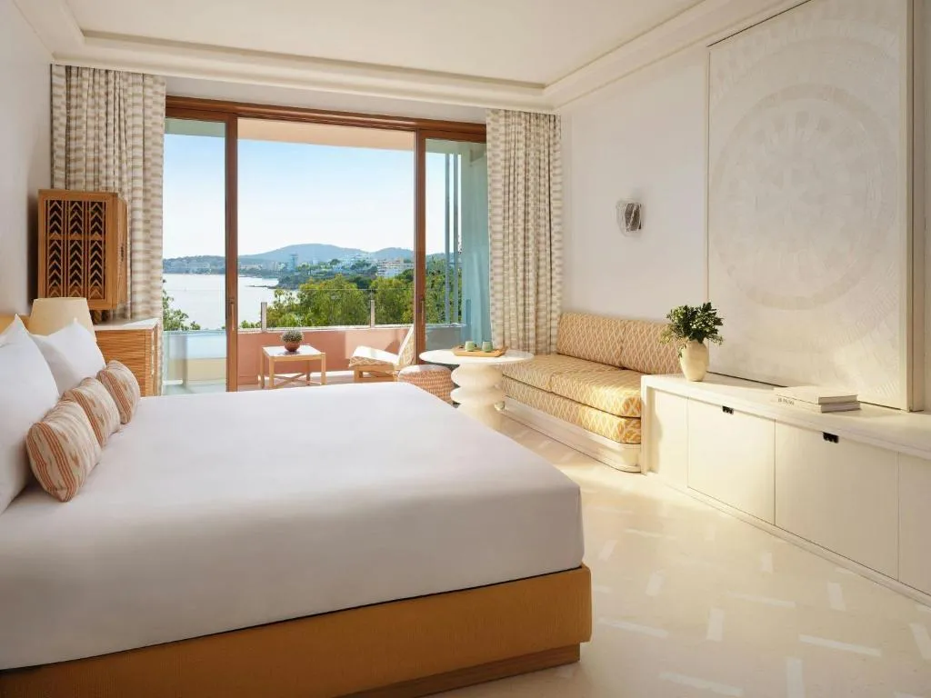 Deluxe Sea View King Room