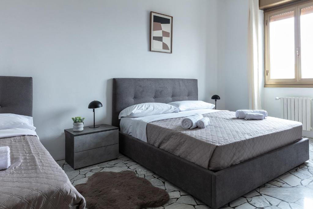 Bilocale con balcone e 5 posti letto vicino metro
