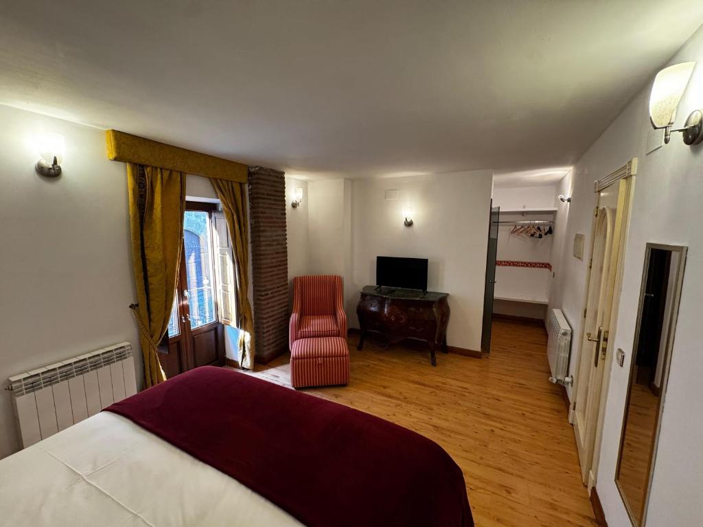 Hotel Rural Cayetana - Deluxe Kamer Met Queensize Bed