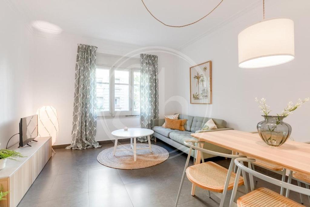 Eixample Hospital Clinic apartment