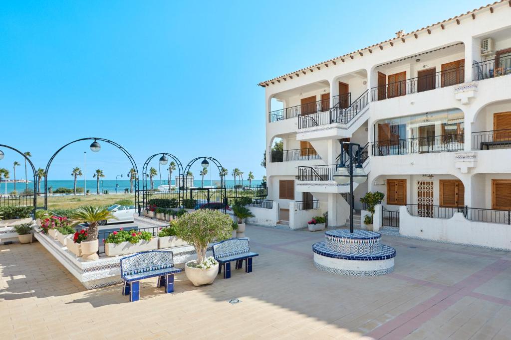 Naufragos Beach Apartments - by Welcomely, Family.