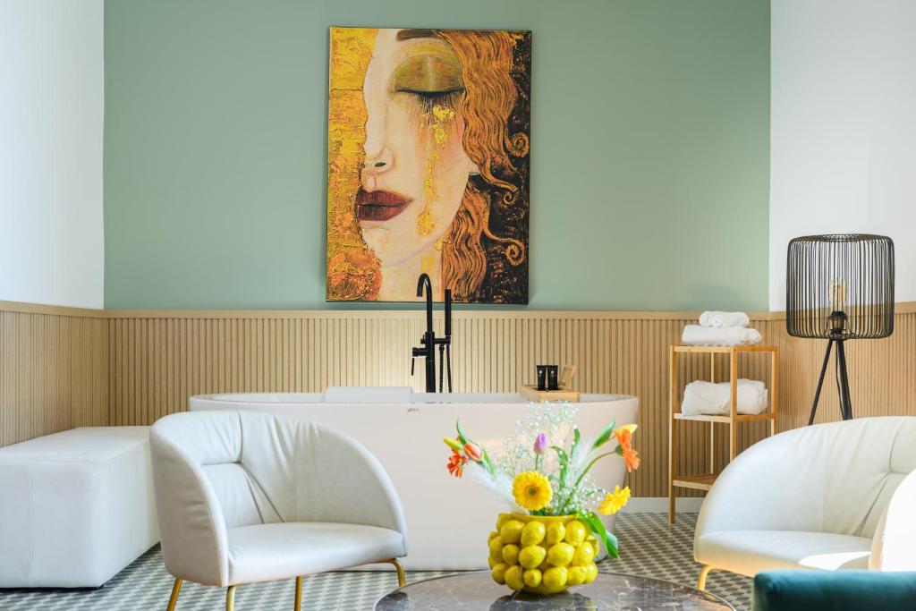 MareLuna Rooms