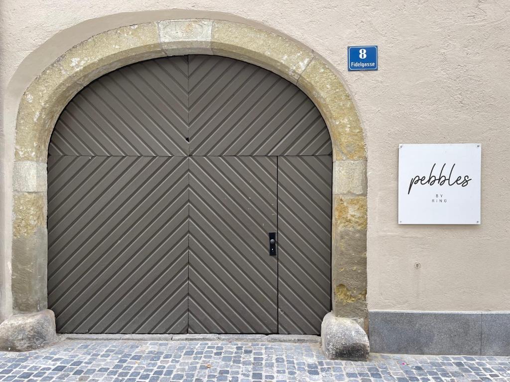 Pebbles Suiten by RiNG - Housity