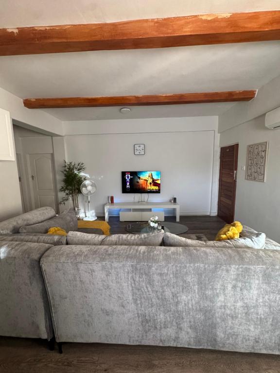 The Mallside Apartments-Roadside - Two-Bedroom Apartment