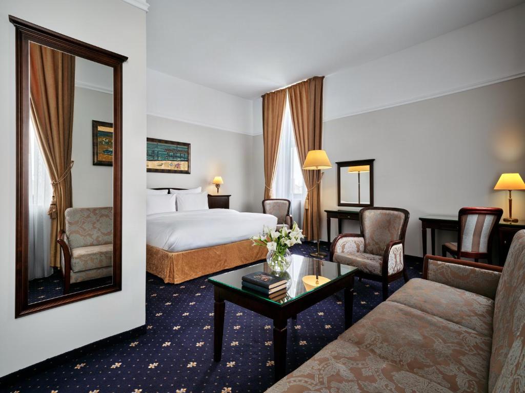 Hotel President