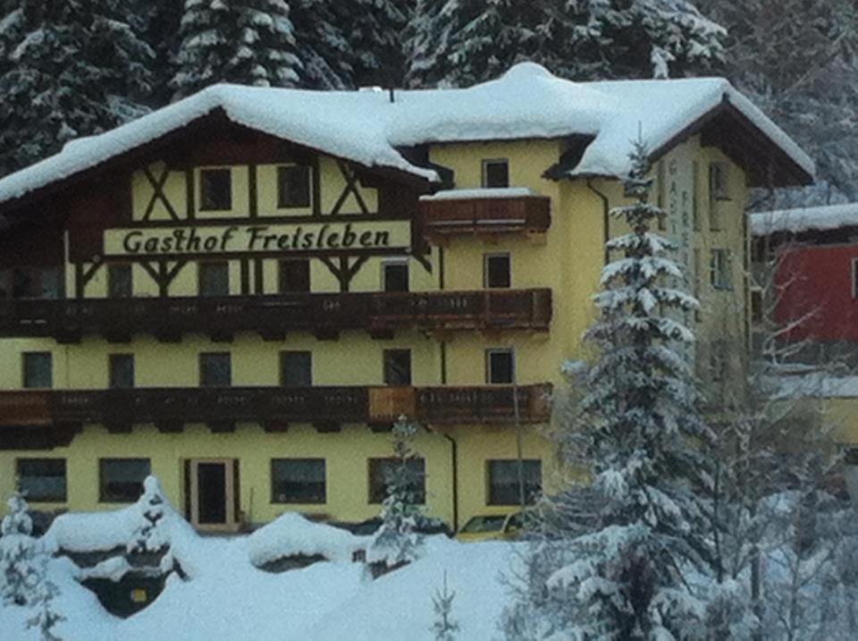 "Quality Hosts Arlberg" Hotel-Gasthof Freisleben v zimě
