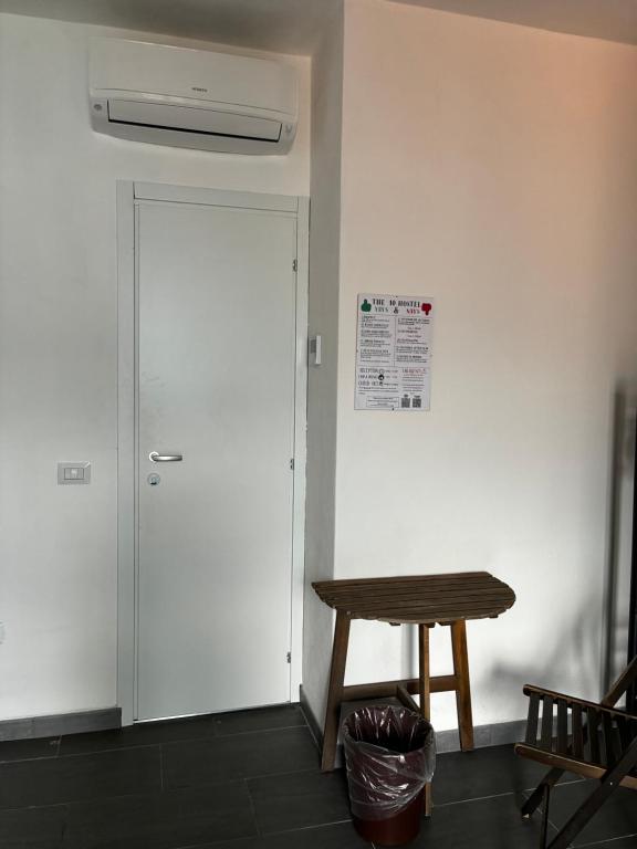 Lake Como Hostel - Einzelbett Im Frauenschlafsaal Mit 8 Betten