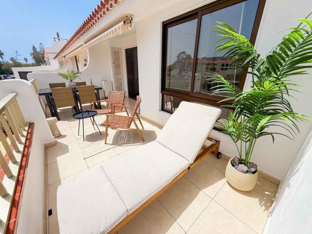 Coastal Modern Apartment Los Cristianos - Heated Pool, AC, Big Terrace