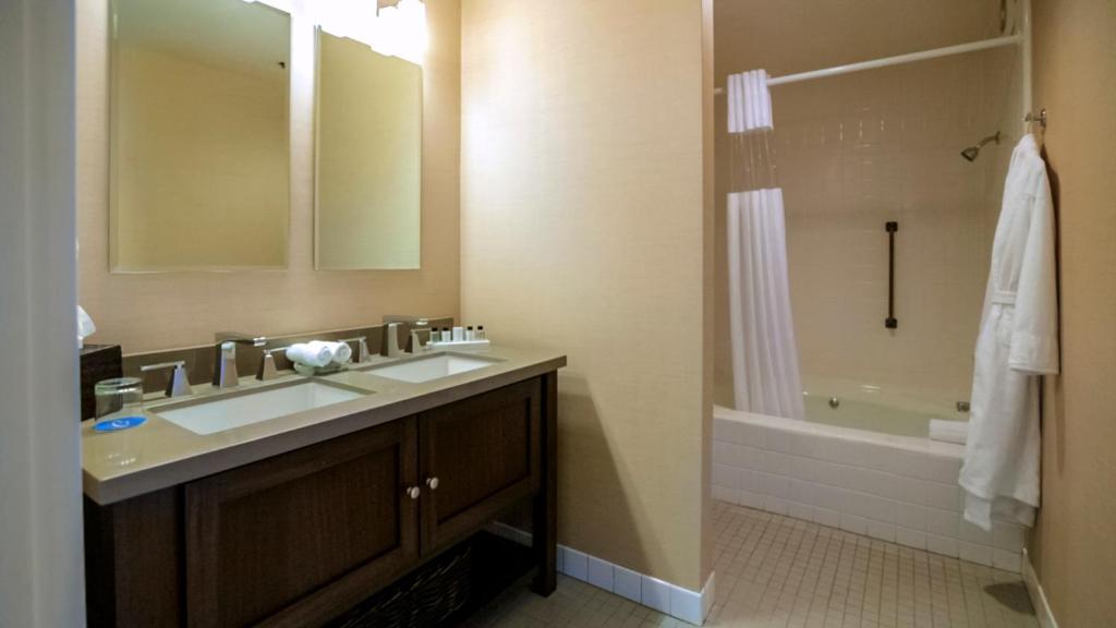 Cupertino Hotel - 