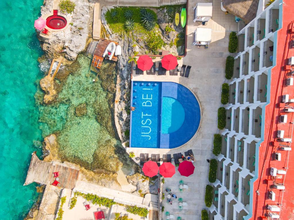 Hotel B Cozumel - Housity