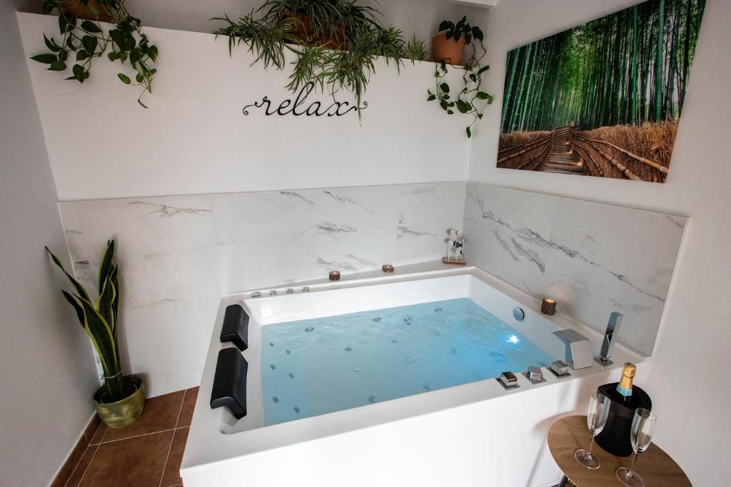 La Cambra Casa Rural - Bañera de hidromasaje en Potríes