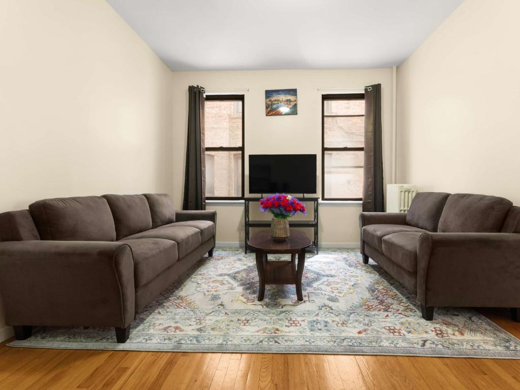 Fully Furnished 1BR Apartment in Sunnyside - Near Subway