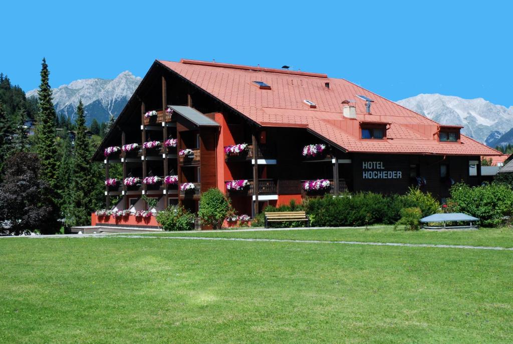 Nespecifikovaný výhled na hory nebo výhled na hory při pohledu z hotelu