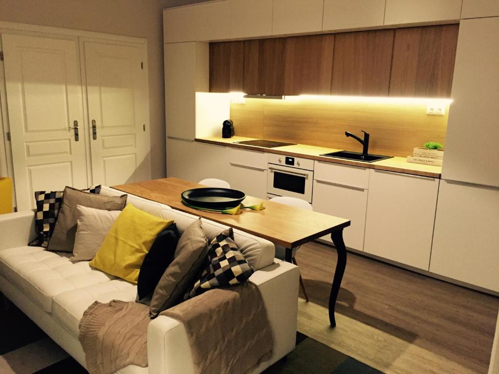 H75 Apartments Kosice Centre - Twee Slaapkamers Appartement