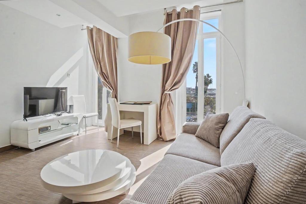 Cannes Port Suite 1 Balcon vue Palais