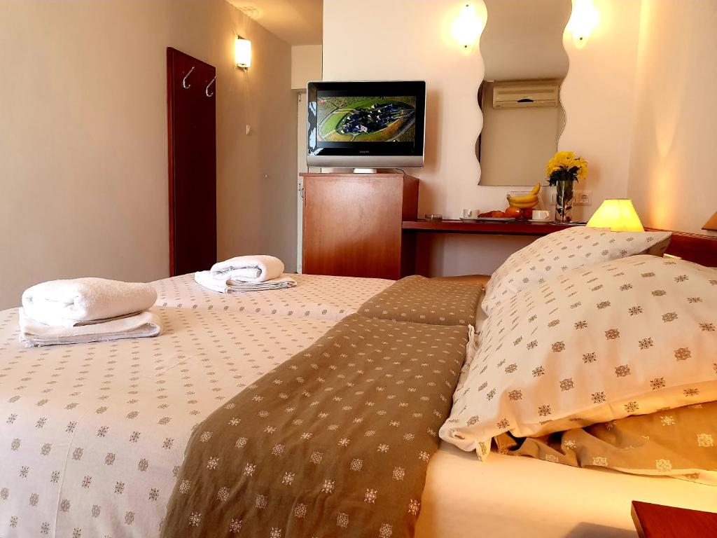 Tourist Settlement Brzet - Triple Room With View