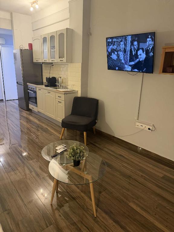 oasis apartement next to valaoritou