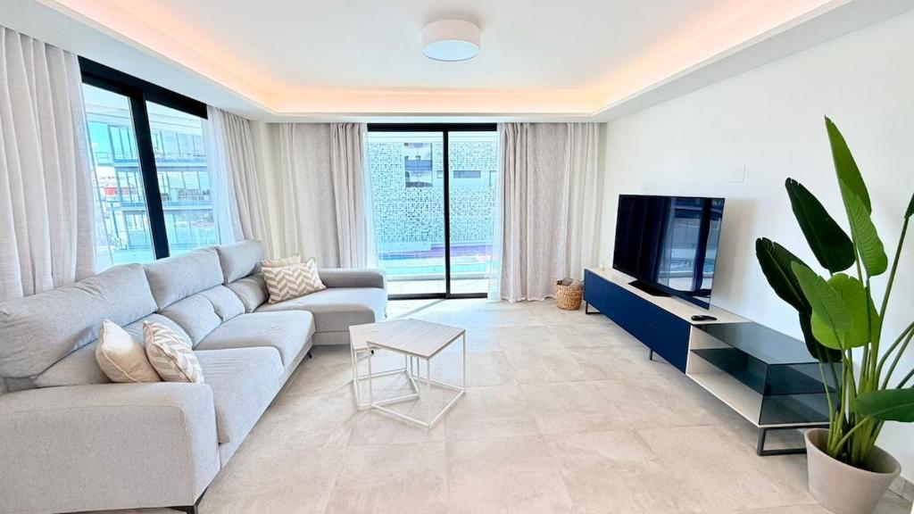 Room City Estepona Infinity 2BR&Parking Beach