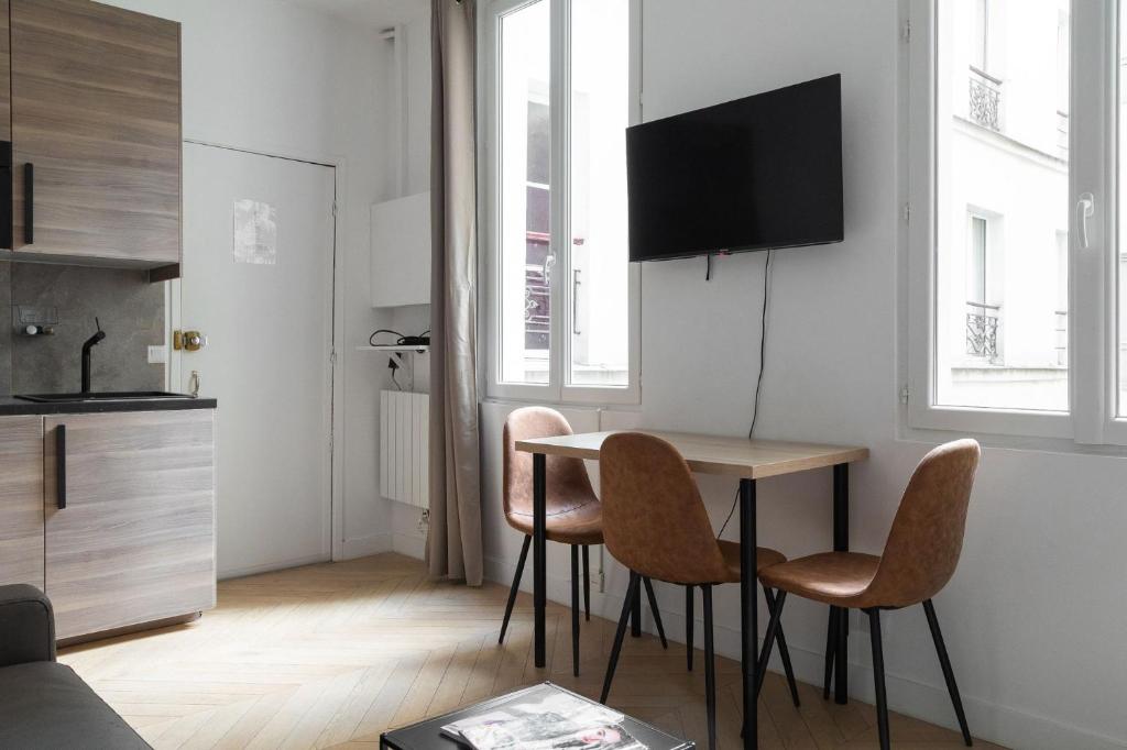 TheBlueStay 350 - Stunning Apt in République - Apartment - Ground Floor