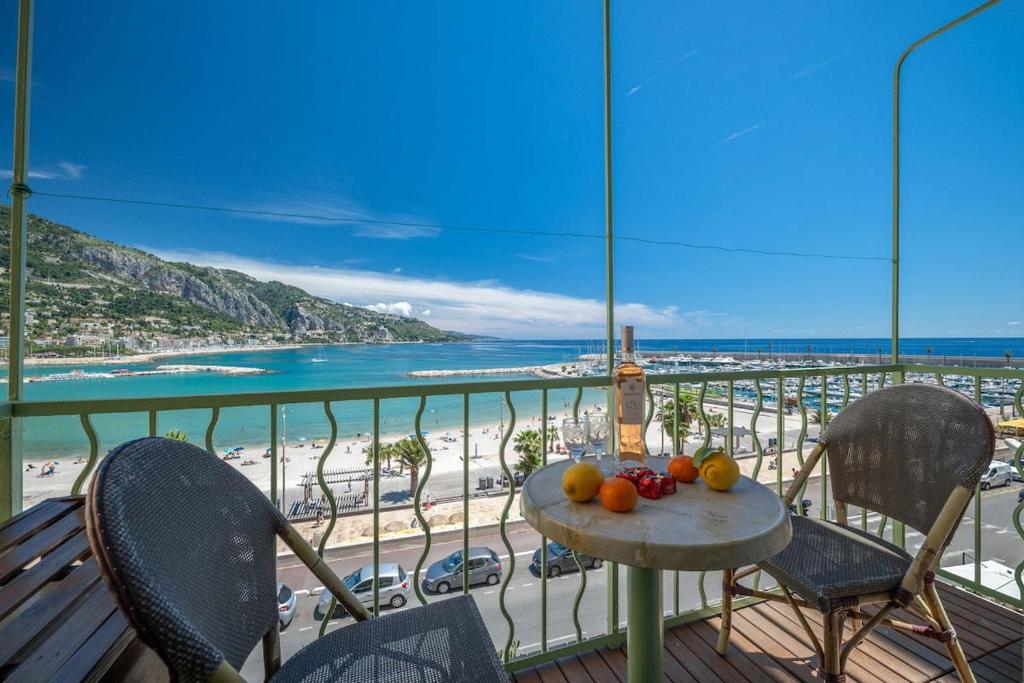 LE SANTORIN Vue Mer Zone piétonne Hyper centre