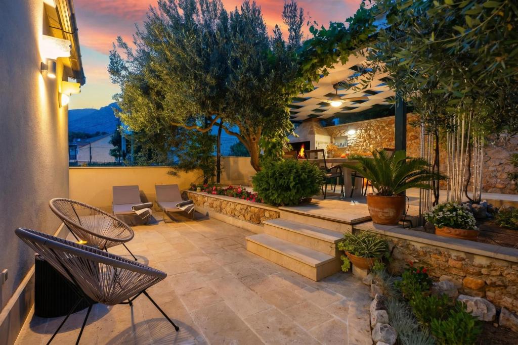 Casa ol'Bol - Modern Apartment with Seaview and Private Large Backyard