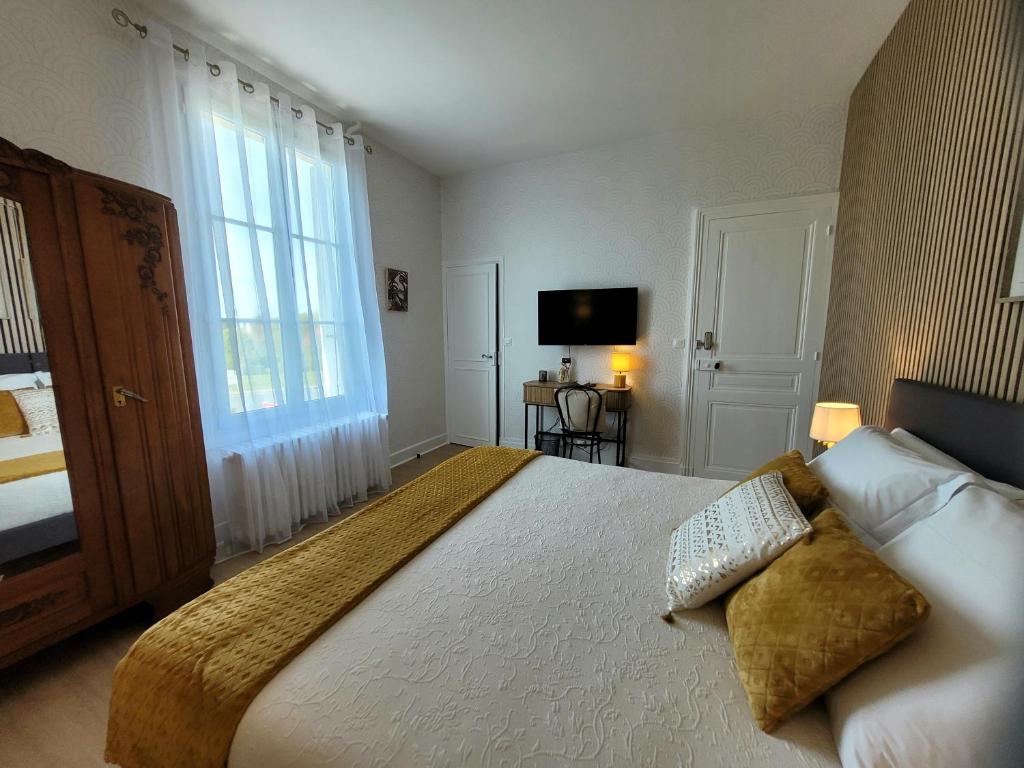 La Maison Tuffeau Bed and Breakfast - King Room