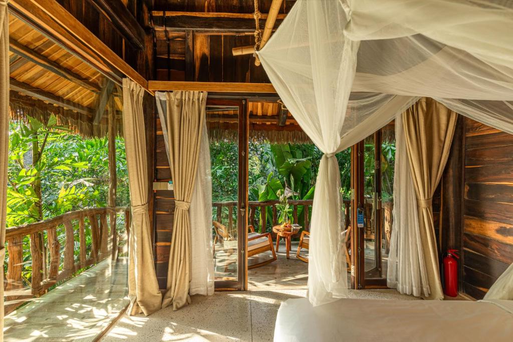 Bungalow Premium Jungle 2 Giường Đơn