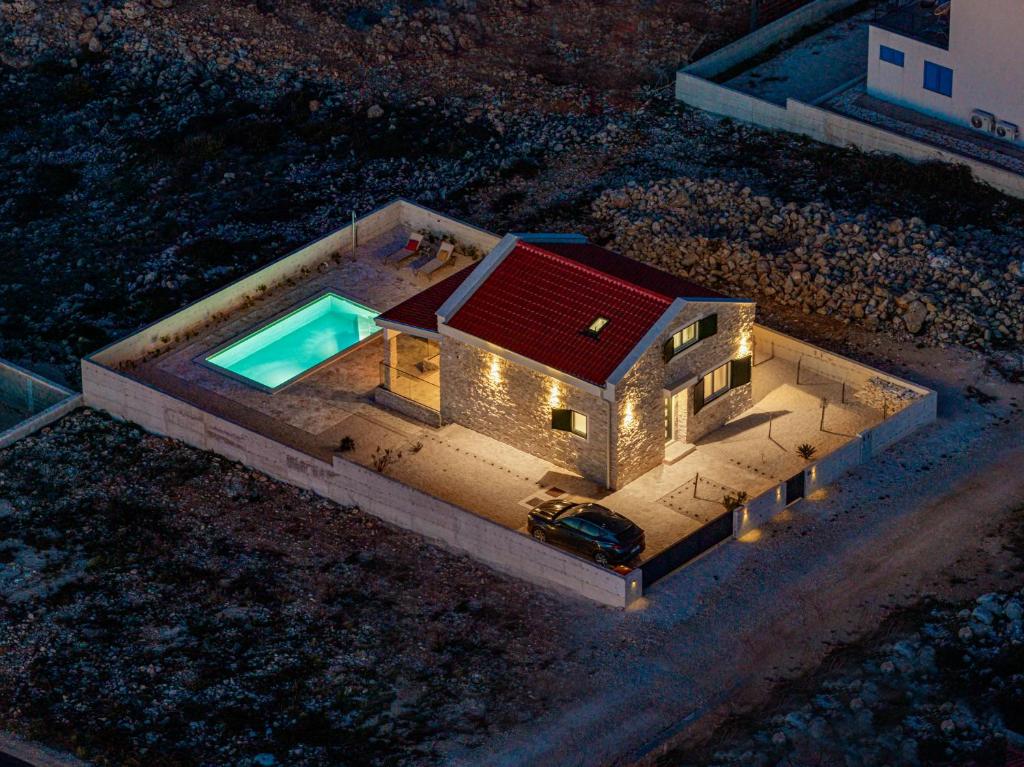 Stone House Cindrić in Ražanac - Twee-slaapkamer Villa
