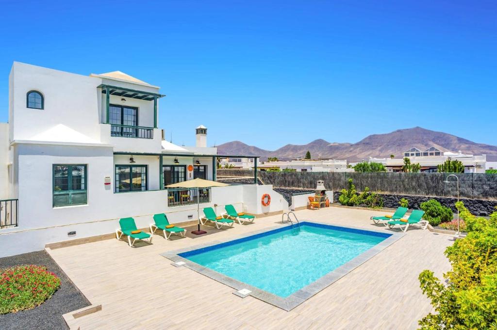 Villa Marnie by Villa Plus