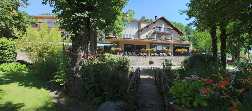 Zahrada ubytování Hôtel Restaurant Logis Auberge Sundgovienne